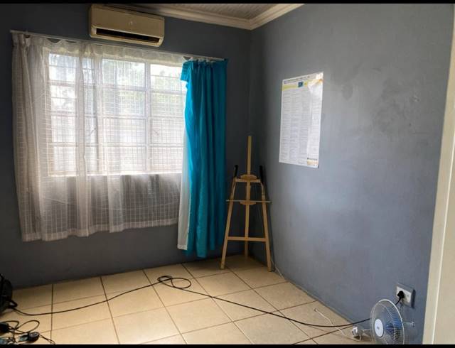 6 BEDROOM HOUSE FOR SALE IN GROOTVALY